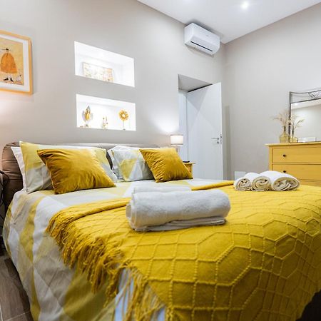 La Casa Di Bianca - Modern Suites Near Plebiscito Napoli Eksteriør bilde