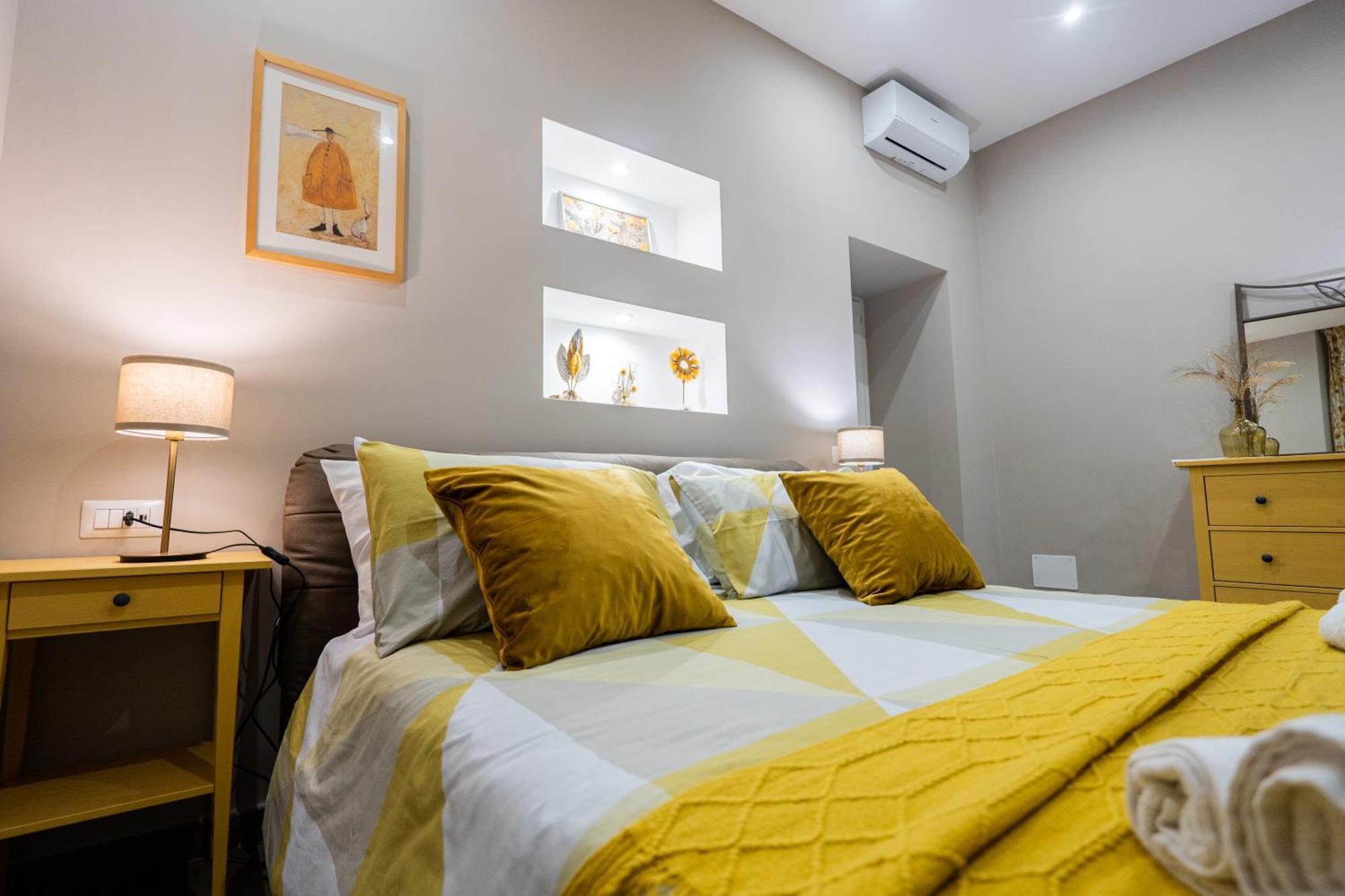 La Casa Di Bianca - Modern Suites Near Plebiscito Napoli Eksteriør bilde
