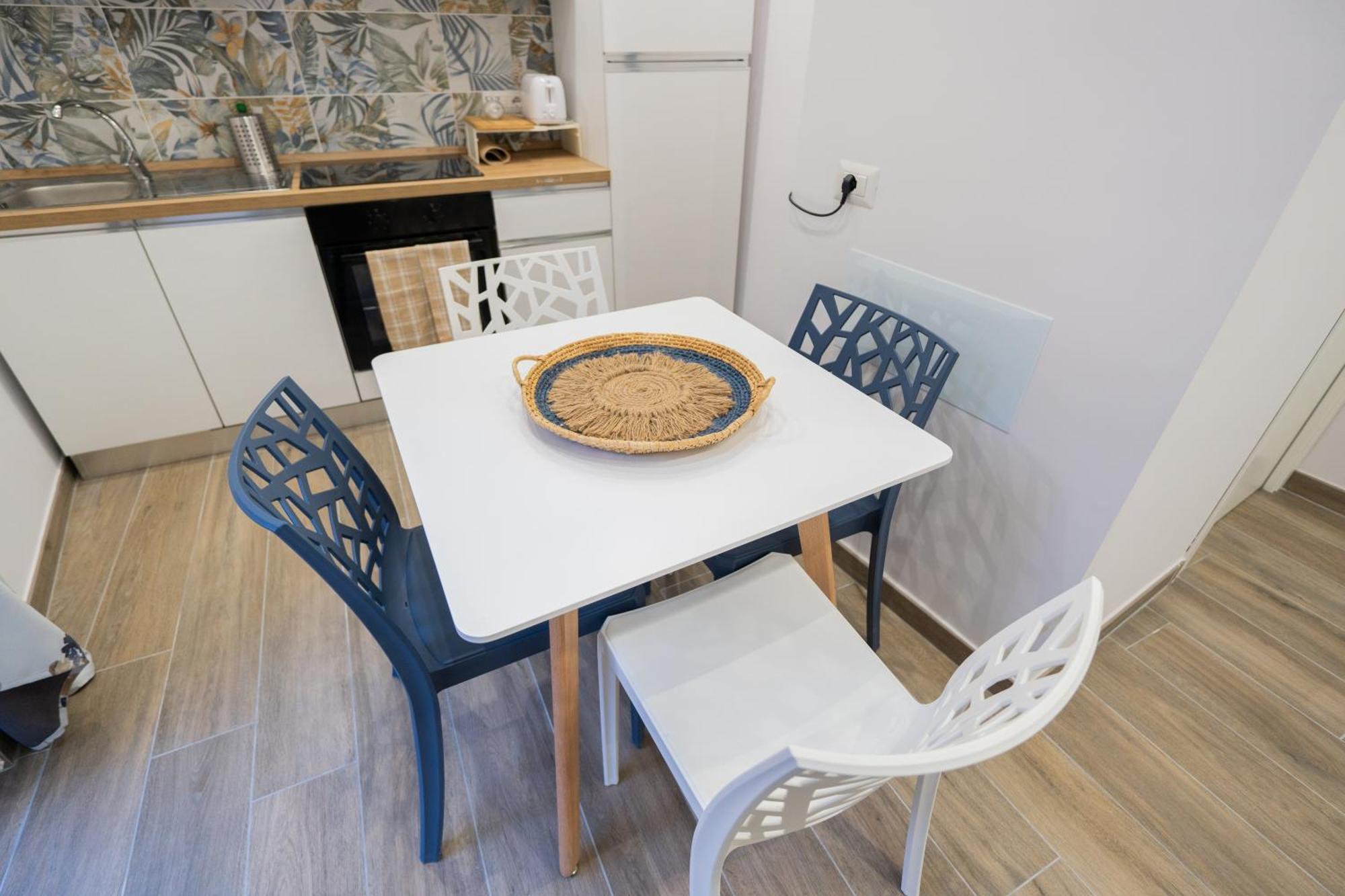 La Casa Di Bianca - Modern Suites Near Plebiscito Napoli Eksteriør bilde