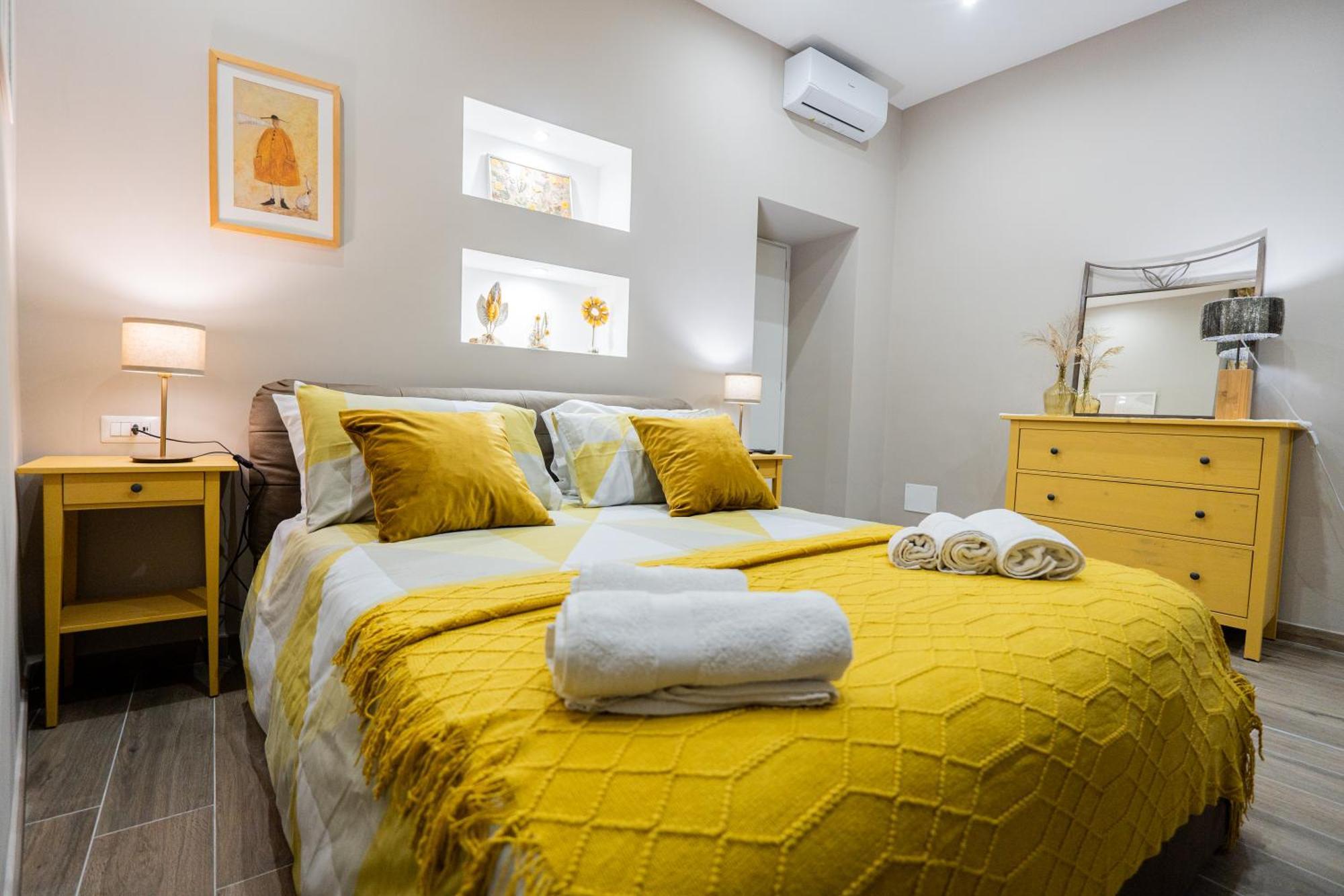 La Casa Di Bianca - Modern Suites Near Plebiscito Napoli Eksteriør bilde