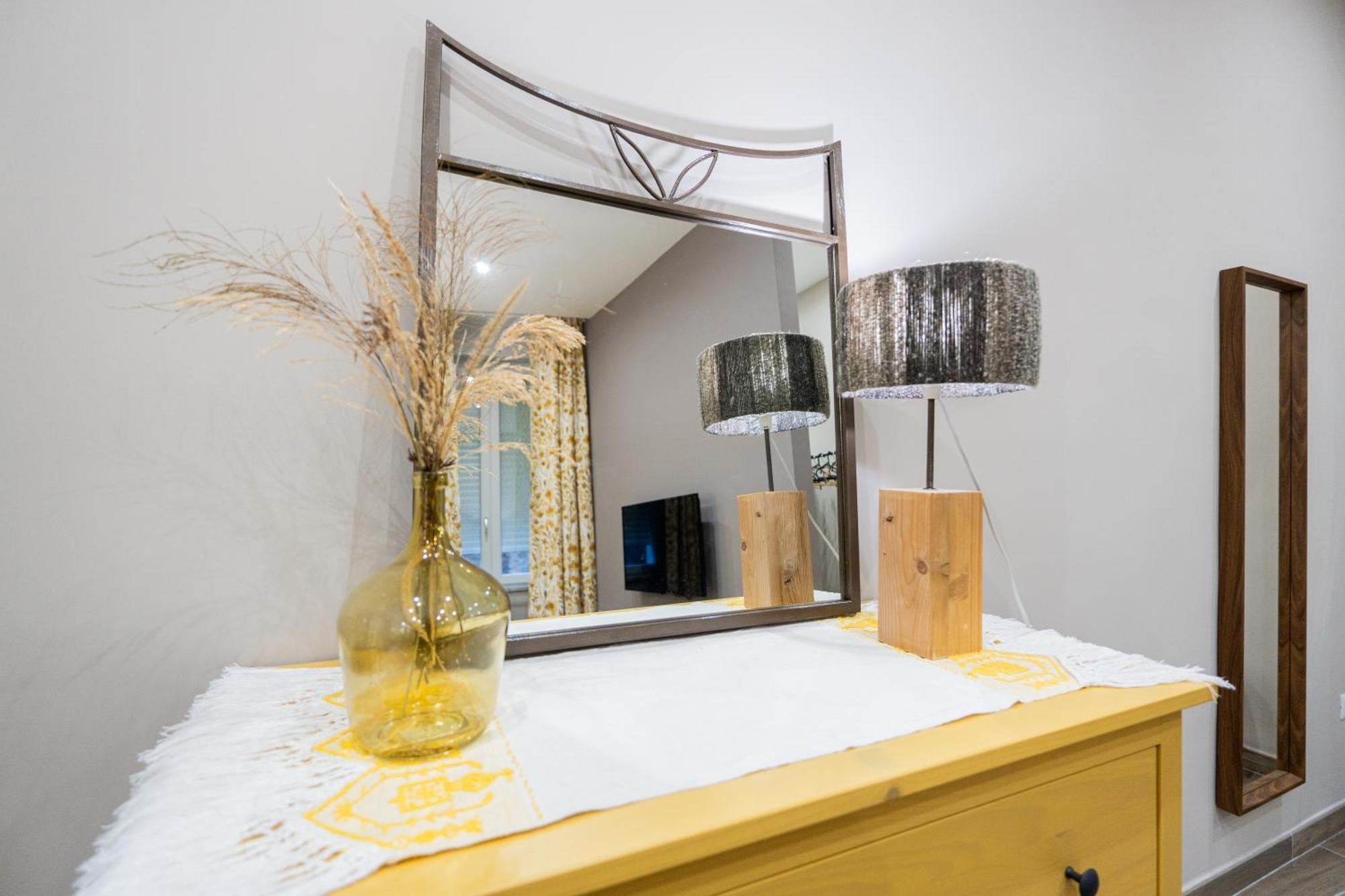 La Casa Di Bianca - Modern Suites Near Plebiscito Napoli Eksteriør bilde