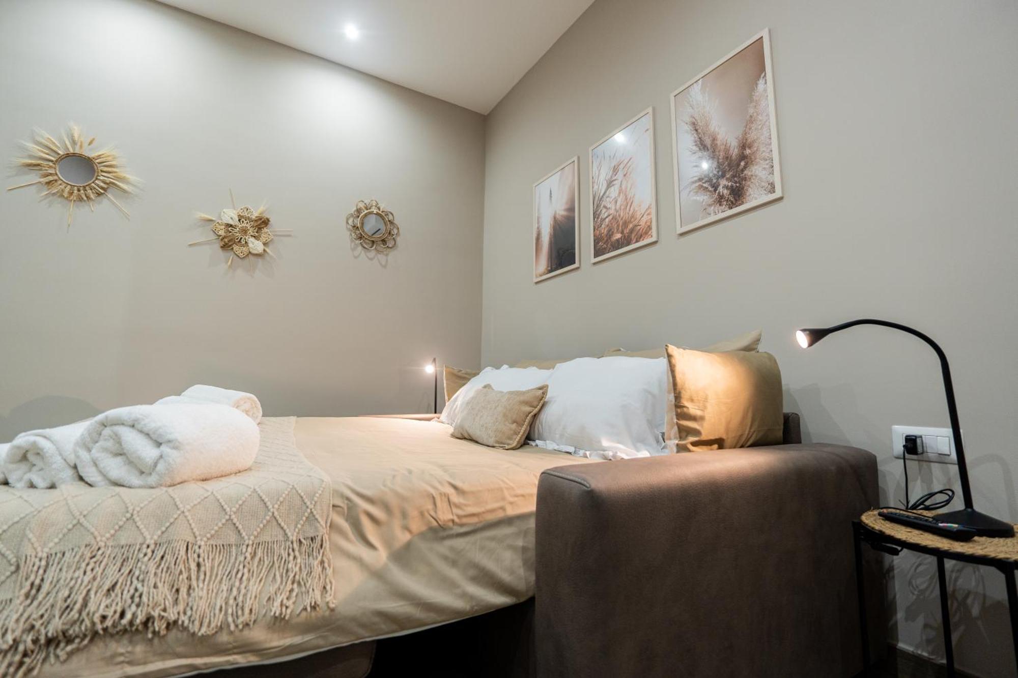 La Casa Di Bianca - Modern Suites Near Plebiscito Napoli Eksteriør bilde