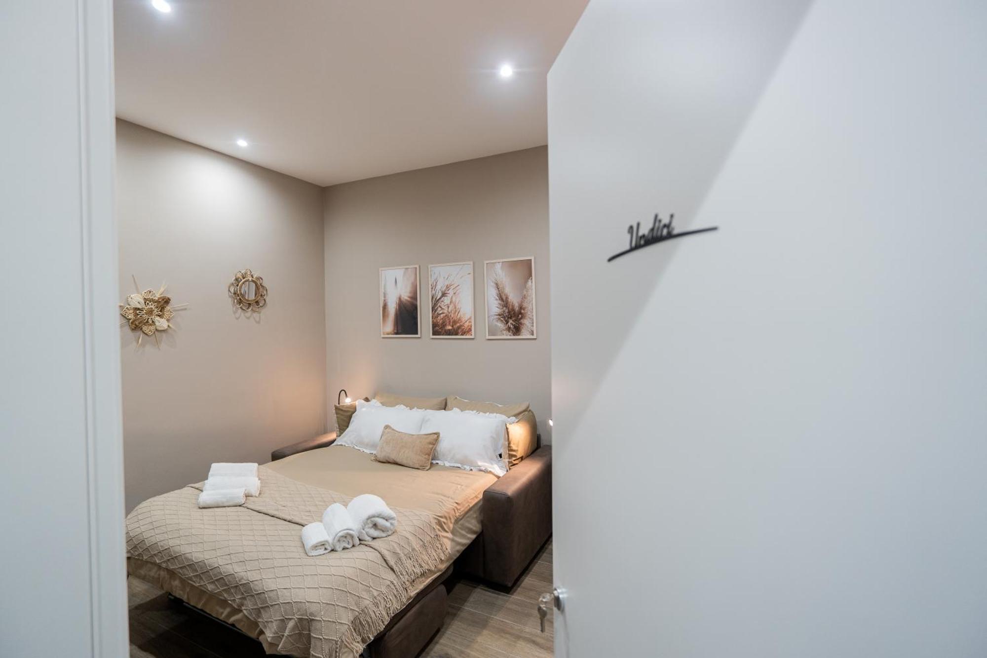 La Casa Di Bianca - Modern Suites Near Plebiscito Napoli Eksteriør bilde