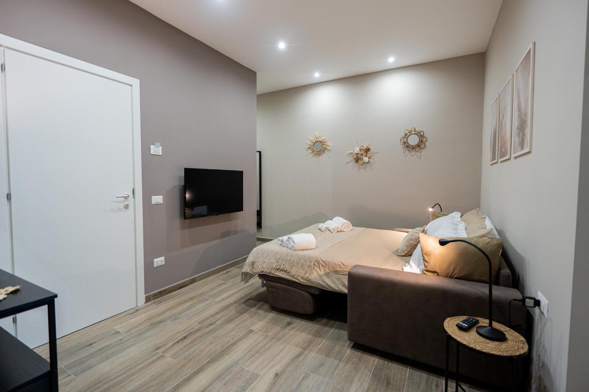 La Casa Di Bianca - Modern Suites Near Plebiscito Napoli Eksteriør bilde