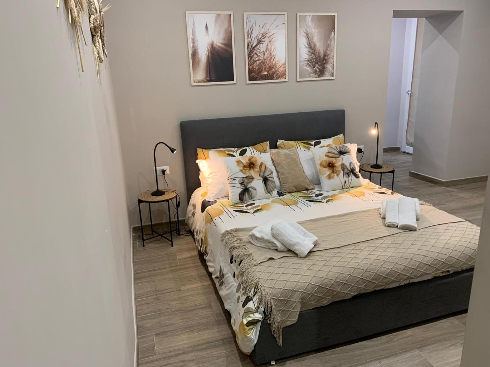 La Casa Di Bianca - Modern Suites Near Plebiscito Napoli Eksteriør bilde