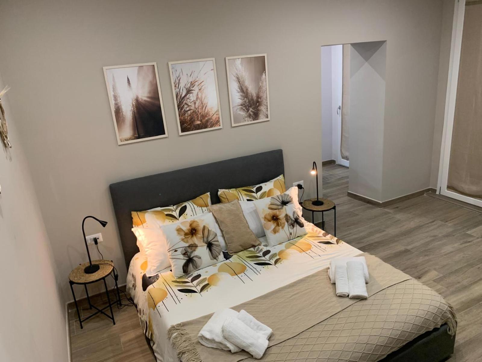 La Casa Di Bianca - Modern Suites Near Plebiscito Napoli Eksteriør bilde