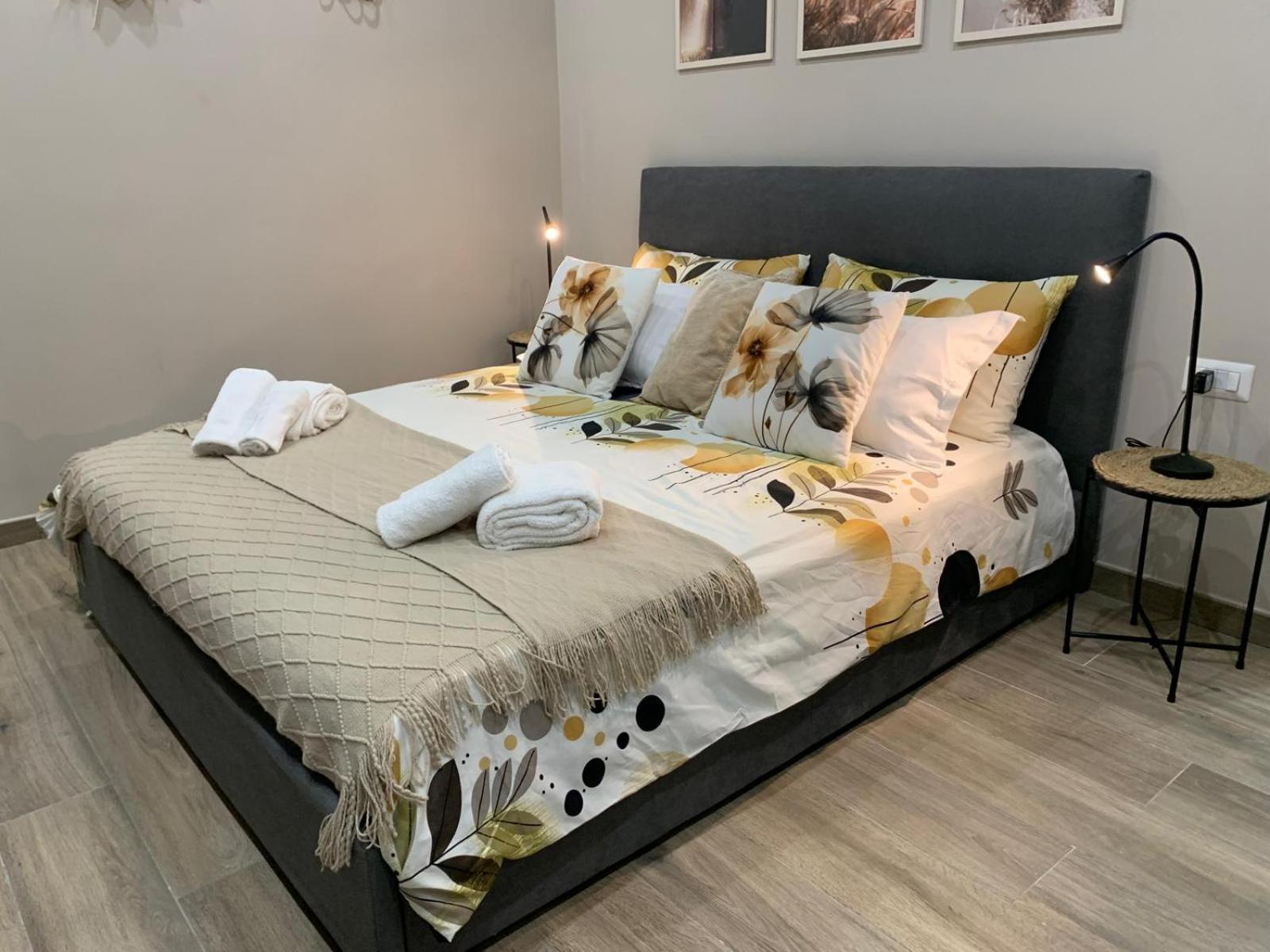 La Casa Di Bianca - Modern Suites Near Plebiscito Napoli Eksteriør bilde