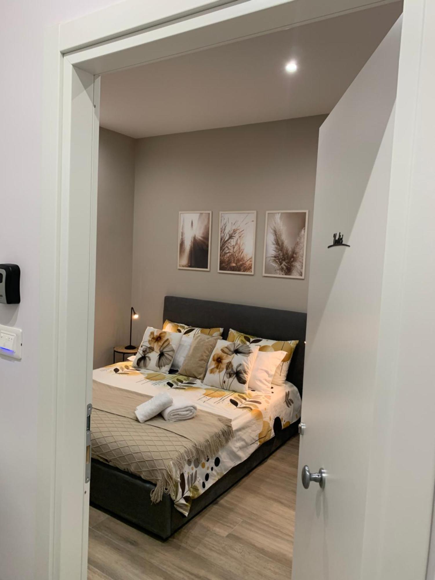 La Casa Di Bianca - Modern Suites Near Plebiscito Napoli Eksteriør bilde